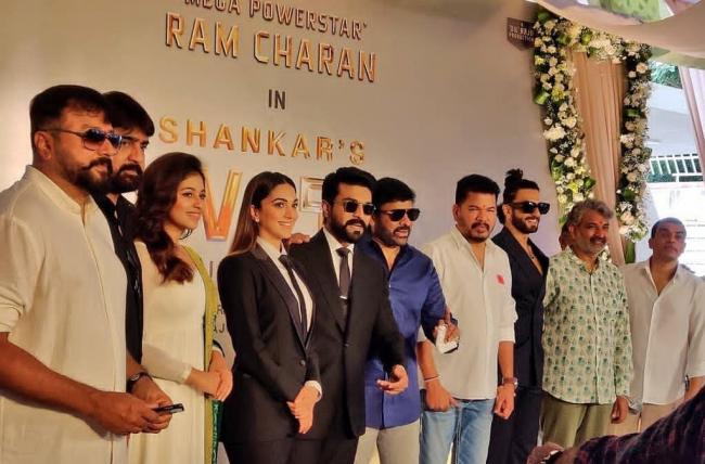 For RC15's Film Launch Starring Ram Charan And Kiara Advani, Ranveer Singh  Suits Up In Style To The Airport Without A Shirt In Sight