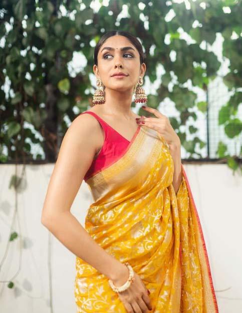 Confident And Graceful Mrunal Thakur In A Gorgeous Saree
