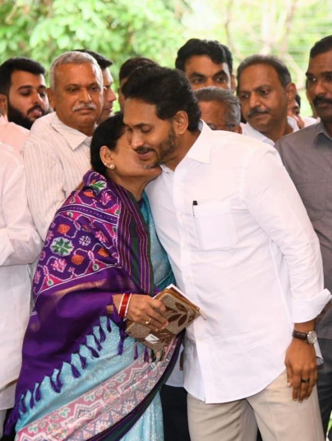 Sakshi Post